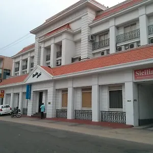 سيسيليا Thodupuzha